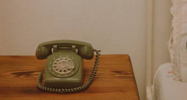 5 Benefits of Having a Landline in Your Home